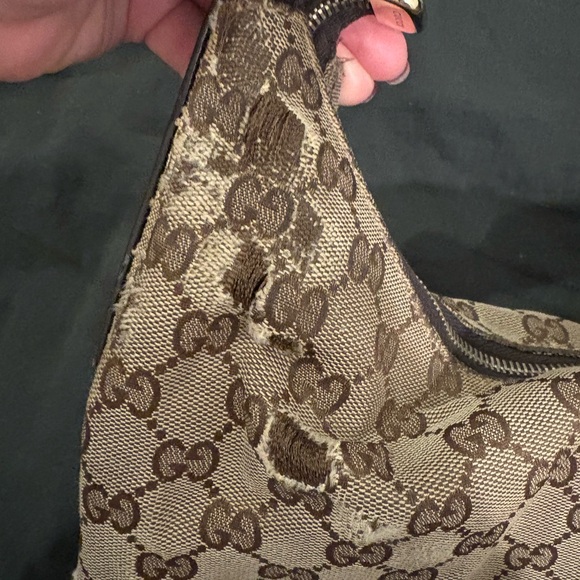 Gucci Beige and Brown Monogram Horsebit Shoulder Bag - Picture 4 of 7